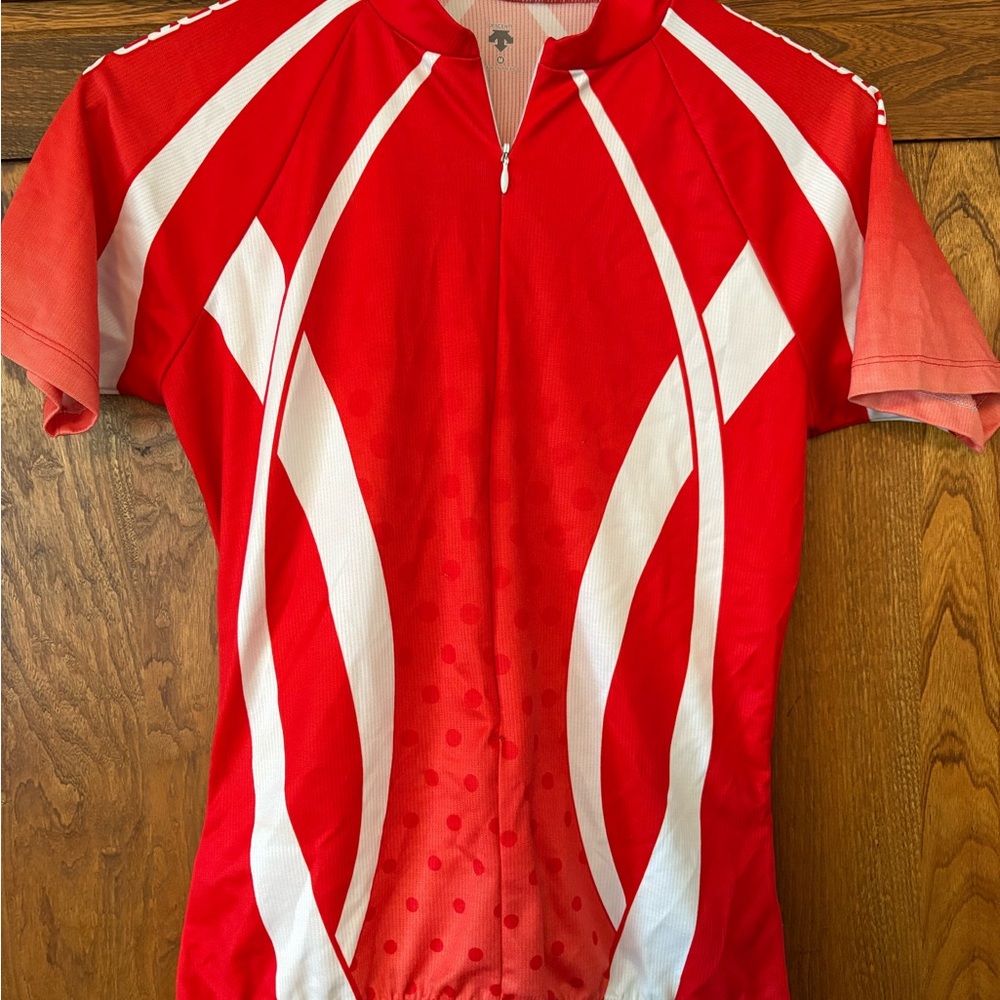 Descente Red and White Striped Jersey